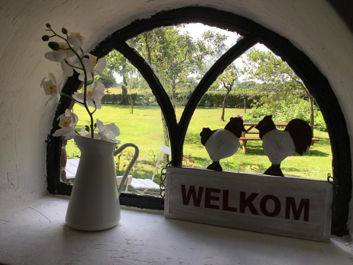 Landelijk Gelegen Huisje Op Erf Veeningen Esterno foto