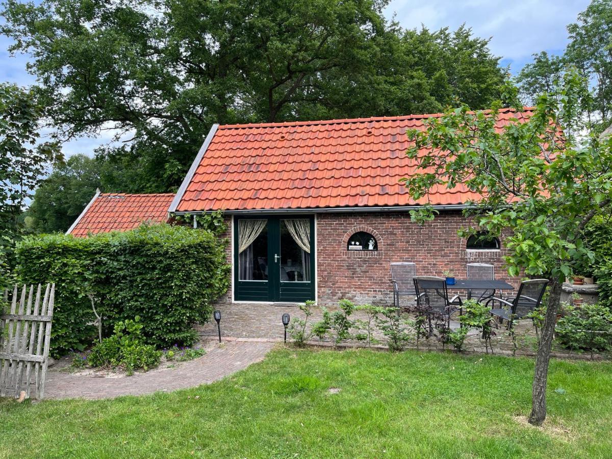Landelijk Gelegen Huisje Op Erf Veeningen Esterno foto